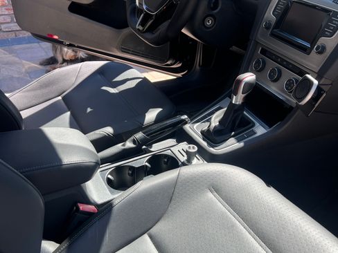 Used 2015 Volkswagen Golf S image 13