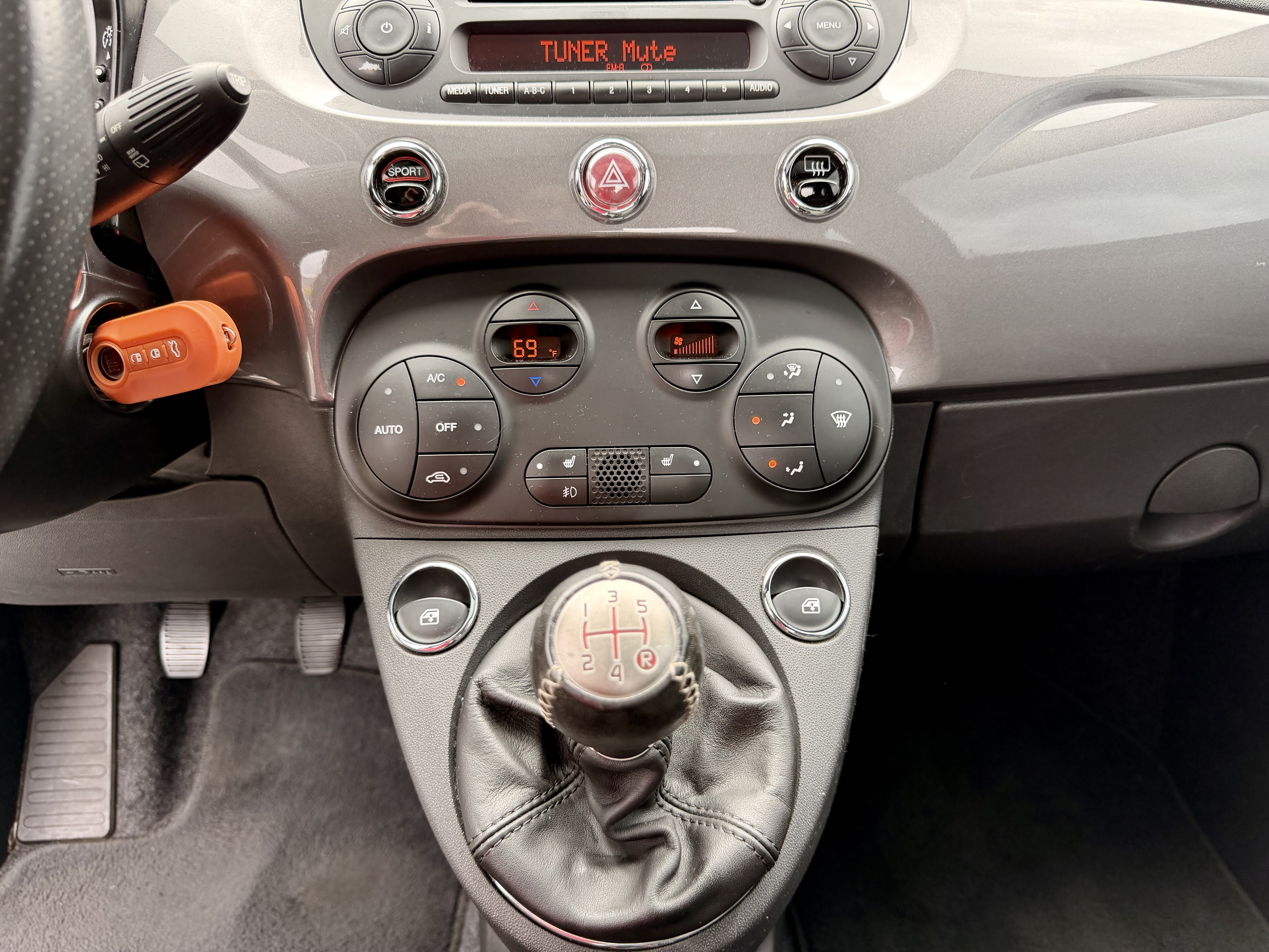 Used 2013 FIAT 500 Turbo w/ Beats Audio Pkg FWD image 16