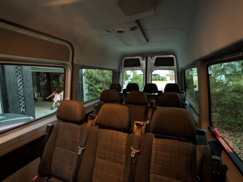 Used 2016 Mercedes-Benz Sprinter 2500 image 19