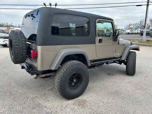 Used 2005 Jeep Wrangler Unlimited Rubicon w/ Sahara Edition Group image 2