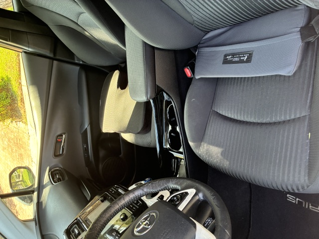Used 2017 Toyota Prius Three FWD image 4