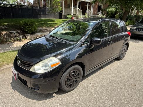 Used 2011 Nissan Versa 1.8 S w/ Plus Pkg FWD image 1
