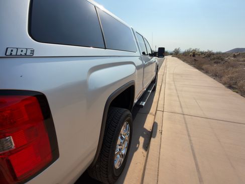 Used 2015 GMC Sierra 2500 SLT w/ Duramax Plus Package AWD/4WD image 14