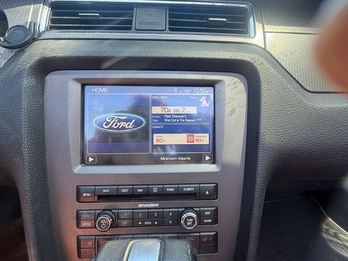 Used 2011 Ford Mustang GT Premium w/ Electronics Pkg RWD image 19