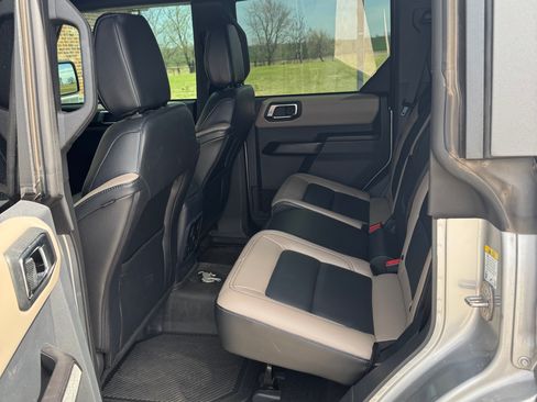 Used 2024 Ford Bronco Wildtrak image 8