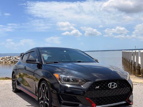 Used 2020 Hyundai Veloster N w/ Performance Package FWD image 11