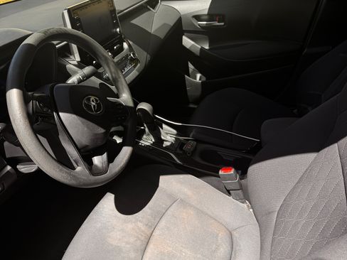 Used 2020 Toyota Corolla LE image 8