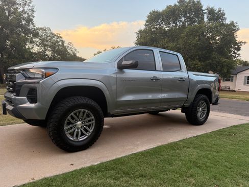 Used 2025 Chevrolet Colorado LT image 6