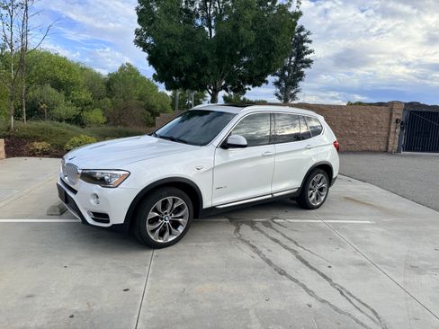 Used 2017 BMW X3 xDrive28i AWD/4WD image 1