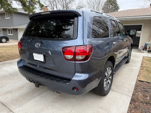 Used 2018 Toyota Sequoia Limited w/ Safety & Convenience Package image 5