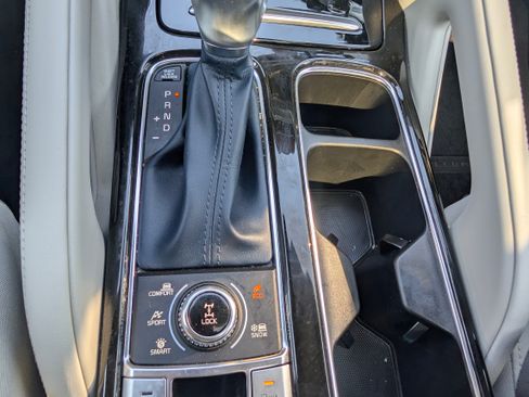 Used 2025 Kia Telluride SX AWD/4WD image 19