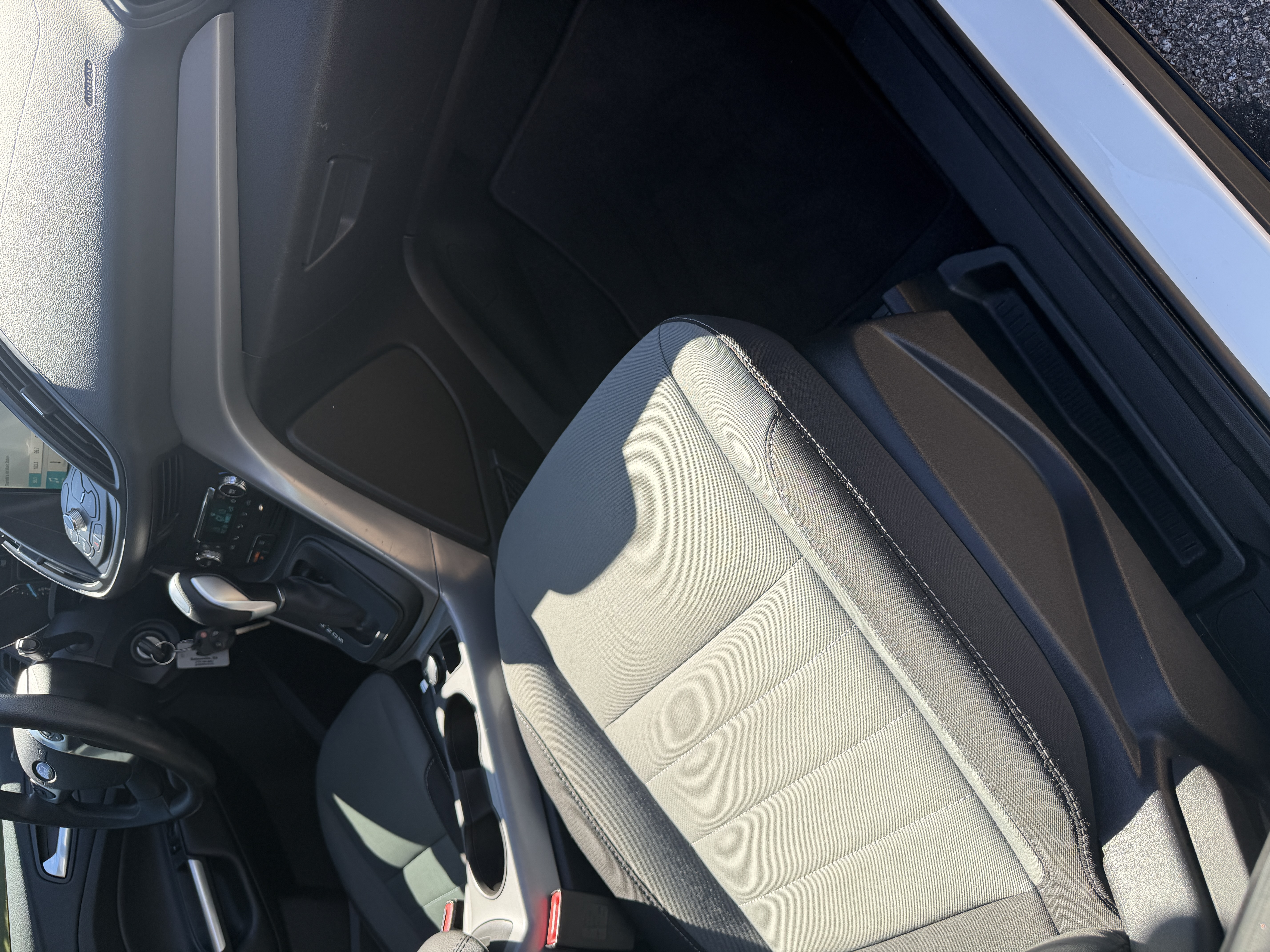 Used 2016 Ford Escape SE w/ Equipment Group 201A FWD image 8