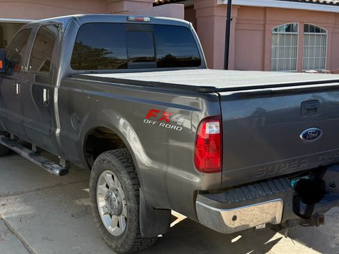 Used 2010 Ford F250 Lariat image 8
