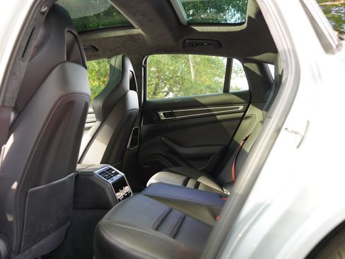 Used 2020 Porsche Panamera GTS AWD/4WD image 27