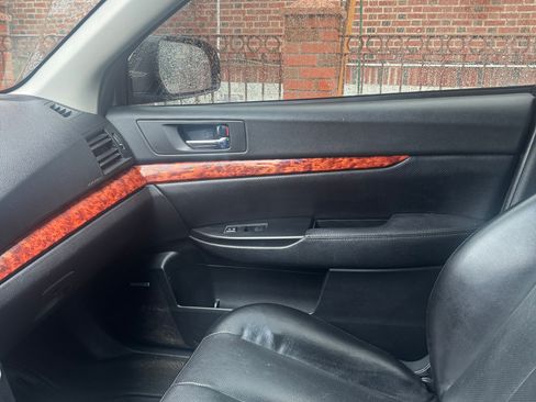 Used 2012 Subaru Outback 2.5i Limited image 16