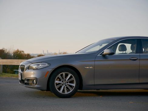 Used 2015 BMW 528i xDrive Sedan AWD/4WD image 2