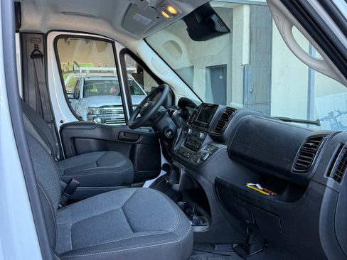Used 2023 RAM ProMaster 2500 w/ Driver Convenience Group image 10
