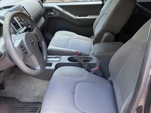 Used 2014 Nissan Frontier SV w/ SV Value Truck Package AWD/4WD image 5