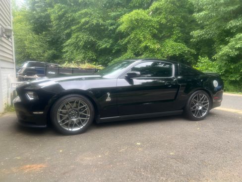 Used 2012 Ford Mustang Shelby GT500 w/ SVT Performance Pkg image 4