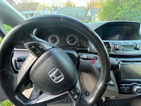 Used 2014 Honda Odyssey EX-L image 12