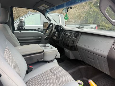 Used 2011 Ford F350 XL w/ Skid Plate Pkg image 8