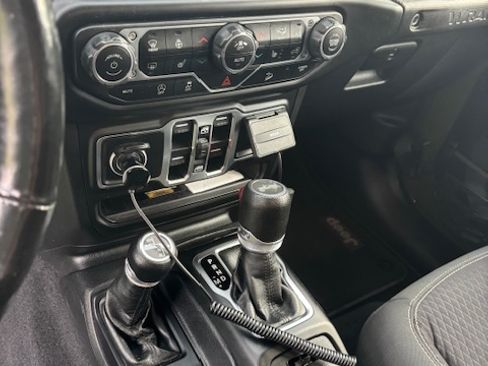 Used 2021 Jeep Wrangler Unlimited Sport image 13