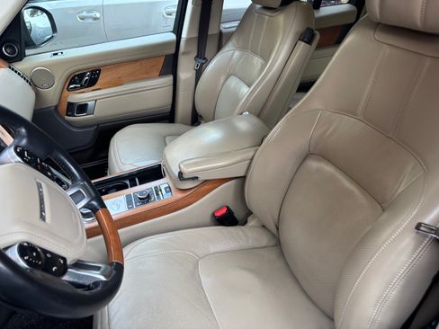 Used 2019 Land Rover Range Rover HSE AWD/4WD image 6