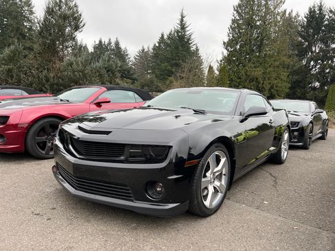 Used 2010 Chevrolet Camaro SS w/ RS Package image 2
