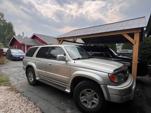 Used 2000 Toyota 4Runner Limited AWD/4WD image 1