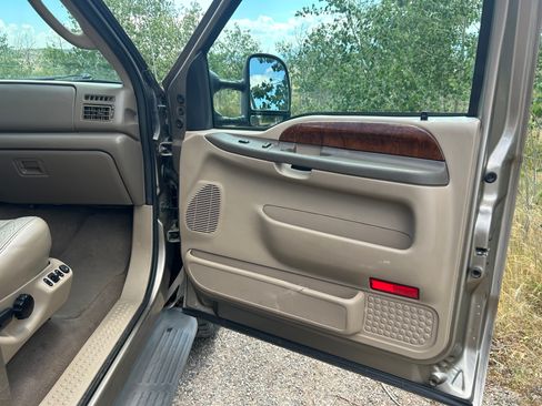 Used 2004 Ford F250 Lariat AWD/4WD image 21