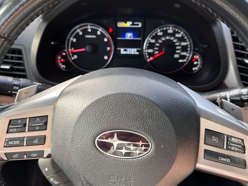 Used 2014 Subaru Outback 2.5i Limited w/ Moonroof Package AWD/4WD image 16