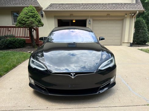 Used 2017 Tesla Model S 75 RWD image 1