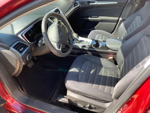 Used 2016 Ford Fusion SE image 17