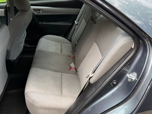 Used 2015 Toyota Corolla LE FWD image 9