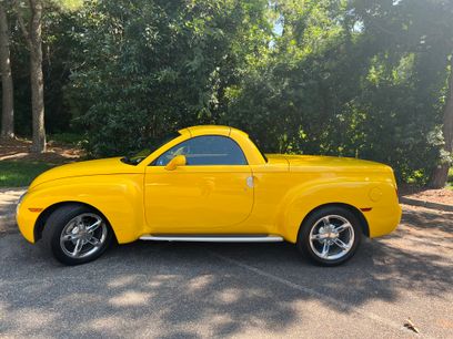 Used 2004 Chevrolet SSR w/ Preferred Equipment Group