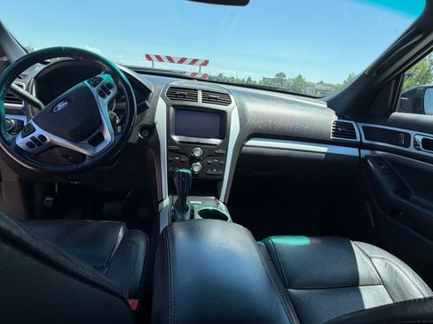 Used 2013 Ford Explorer XLT FWD image 15