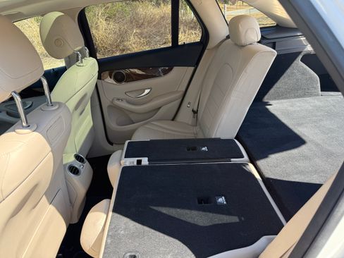 Used 2018 Mercedes-Benz GLC 300 image 12