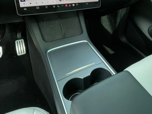 Used 2022 Tesla Model Y Performance AWD/4WD image 19