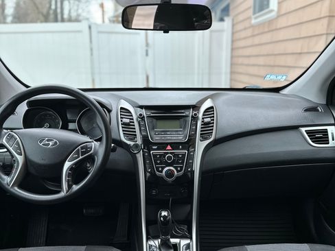 Used 2015 Hyundai Elantra GT FWD image 6
