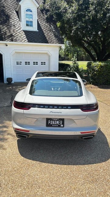 Used 2019 Porsche Panamera image 4