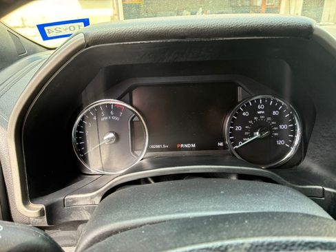 Used 2019 Ford Expedition XLT w/ Equipment Group 202A AWD/4WD image 13