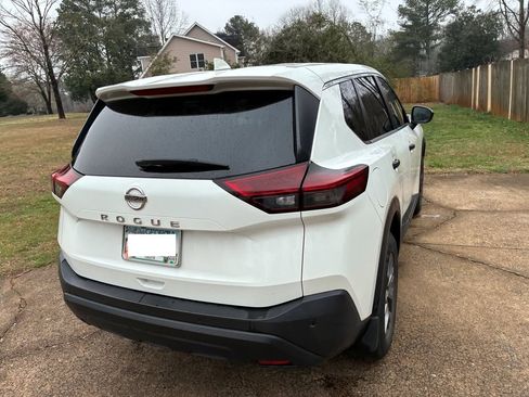 Used 2021 Nissan Rogue S image 4