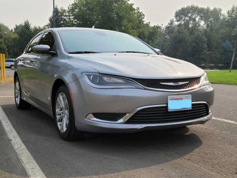 Used 2015 Chrysler 200 Limited image 8