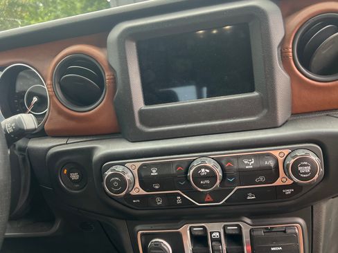 Used 2020 Jeep Gladiator Sport w/ Quick Order Package 24S AWD/4WD image 5