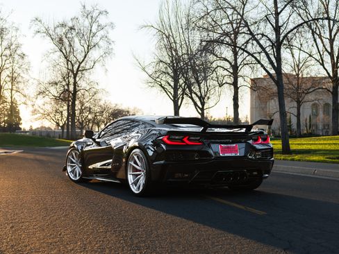 Used 2024 Chevrolet Corvette Z06 w/ Stealth Interior Trim Package image 9
