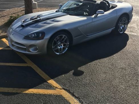 Used 2003 Dodge Viper SRT-10 image 9