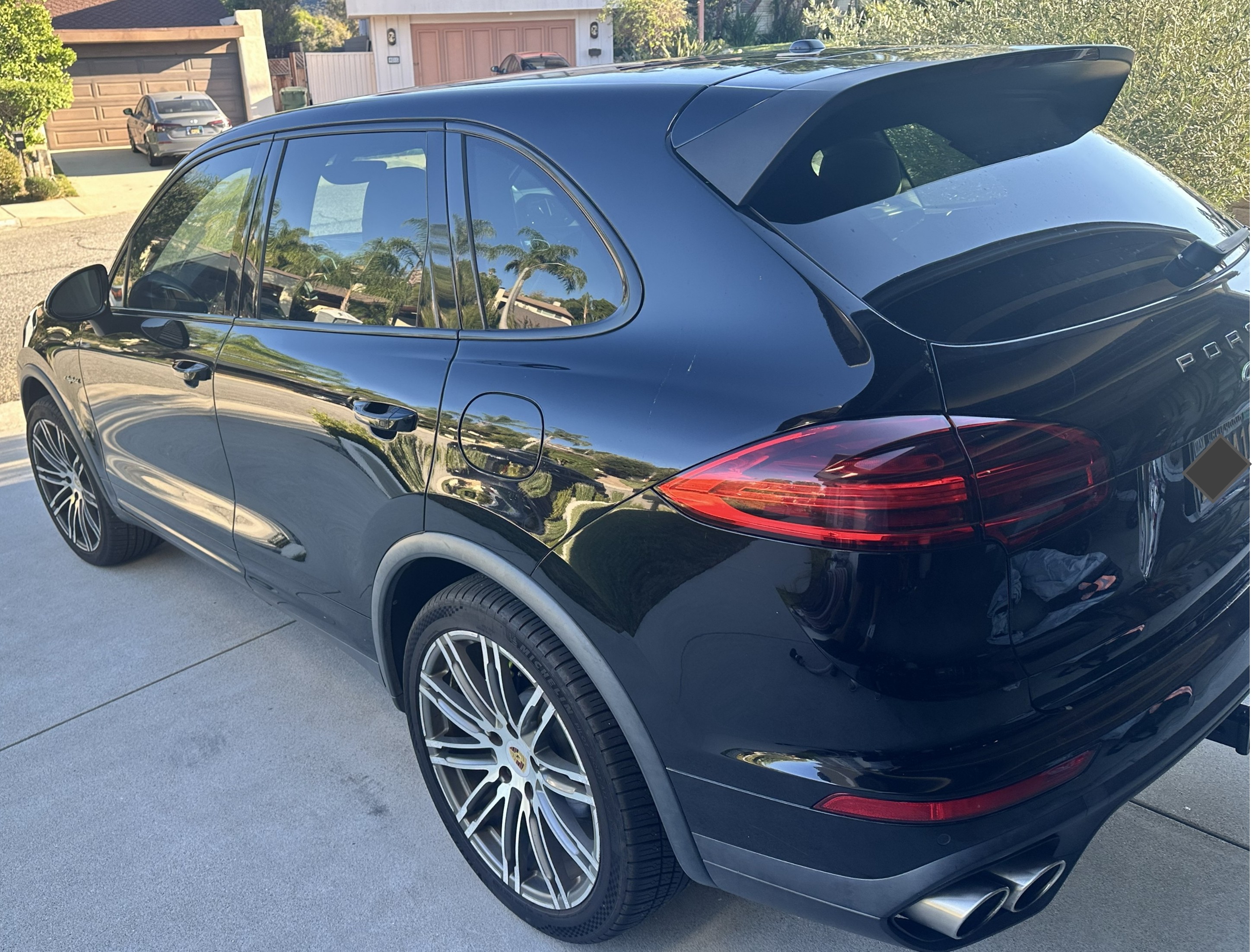 Used 2016 Porsche Cayenne S AWD/4WD image 4