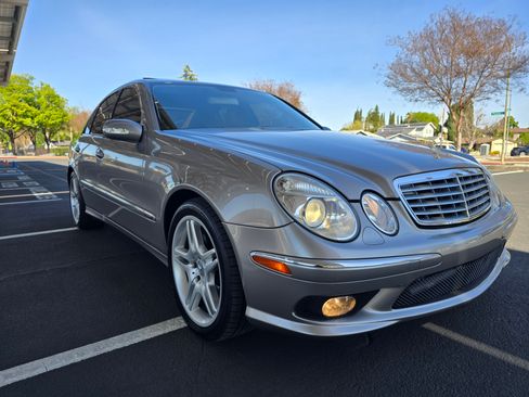 Used 2005 Mercedes-Benz E 500 Sedan image 18