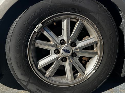 Used 2009 Ford Mustang Deluxe Convertible image 5