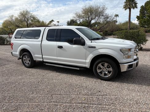 Used 2015 Ford F150 XLT image 2
